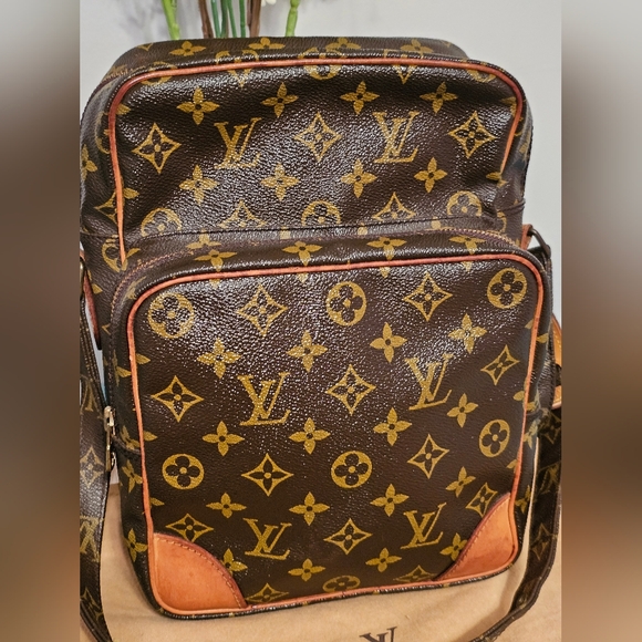 Rare Louis Vuitton Monogram Amazone MM size - Picture 3 of 16